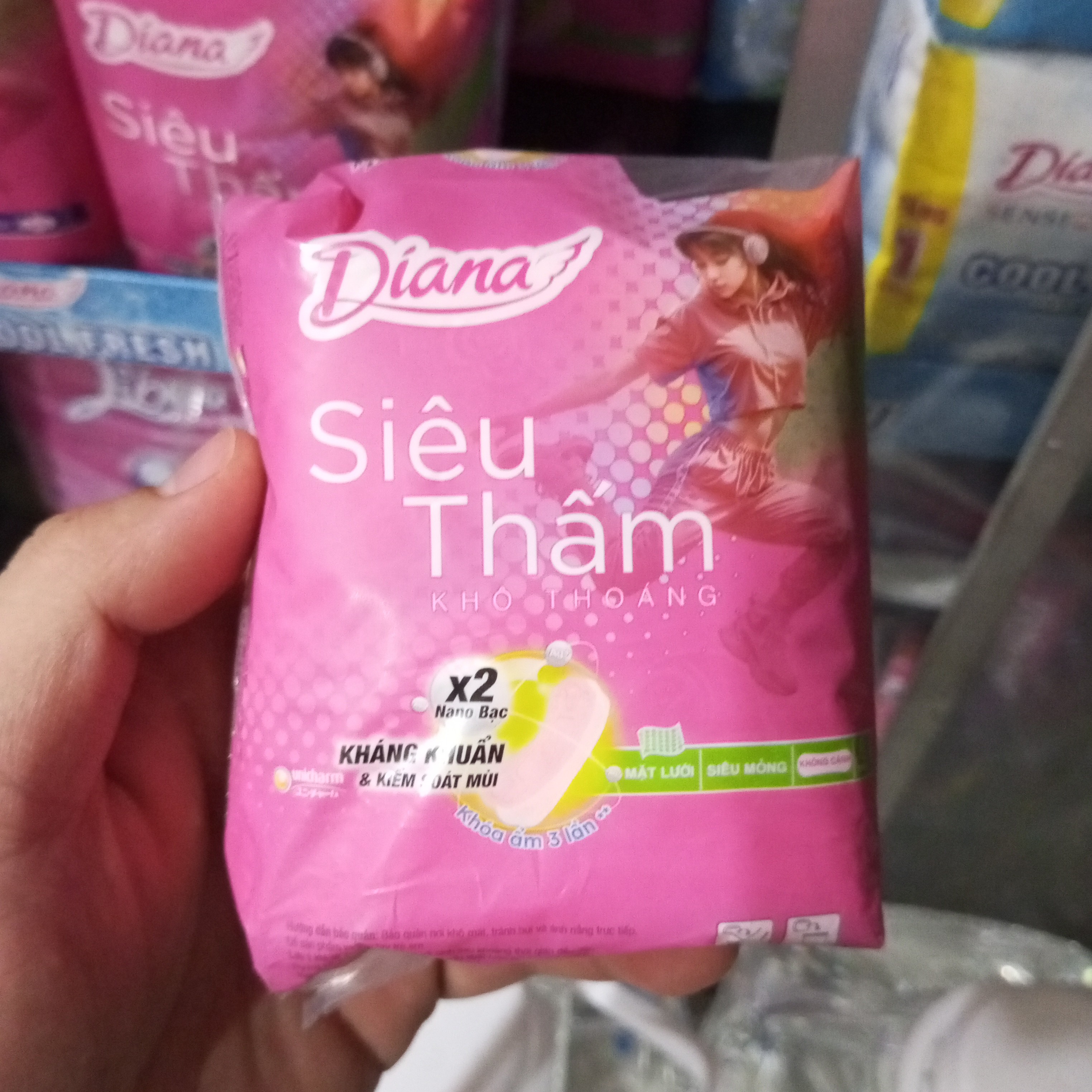 Băng vệ sinh Diana siêu thấm siêu mỏng không cánh 8 miếng