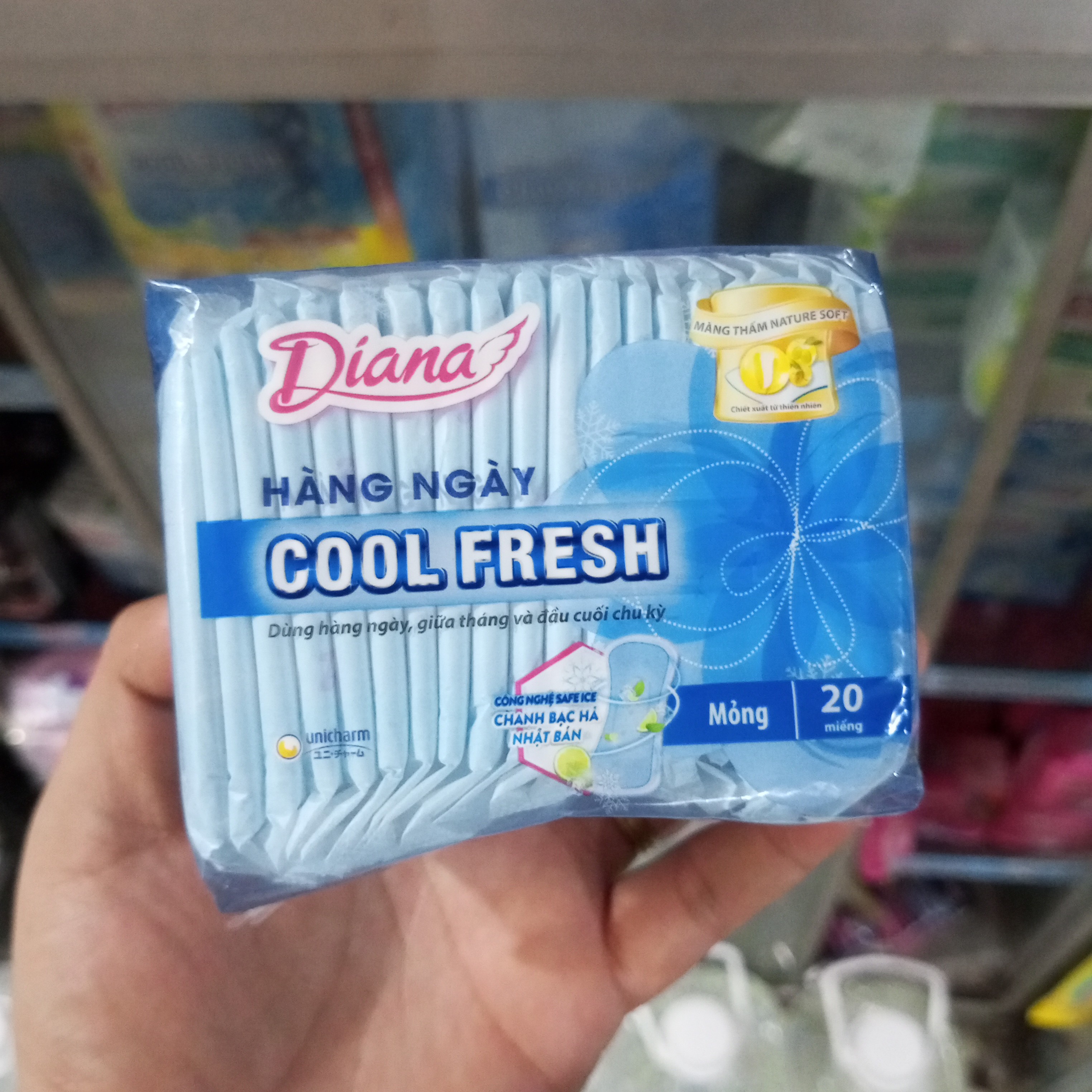 Băng vệ sinh Diana hàng ngày Cool 20 miếng