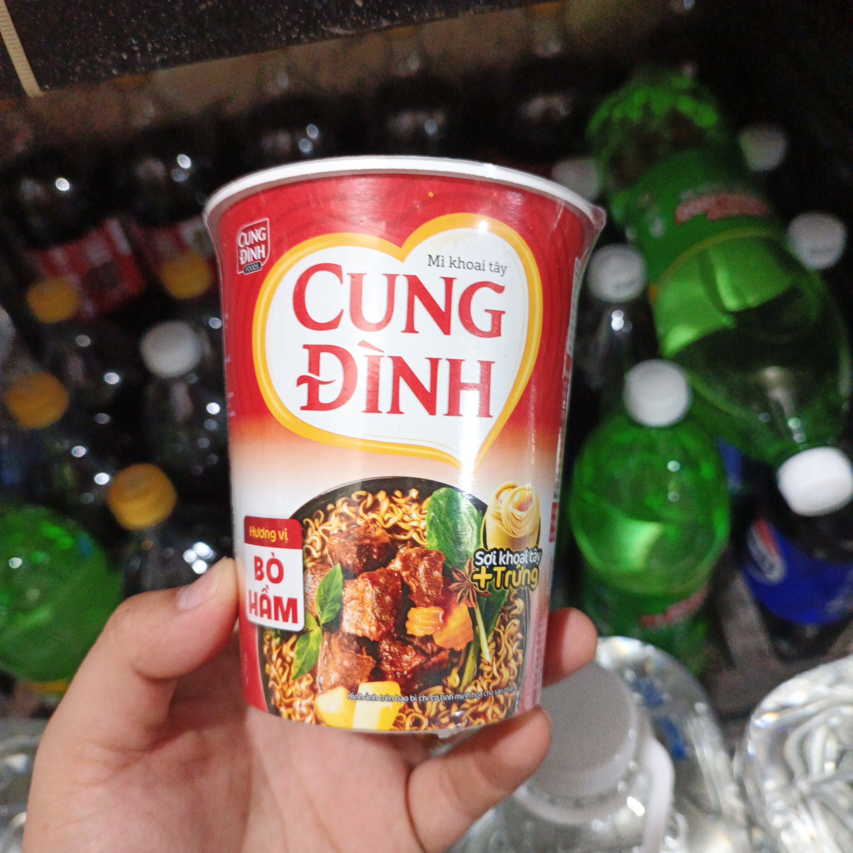 Mì ly Cung đình bò hầm