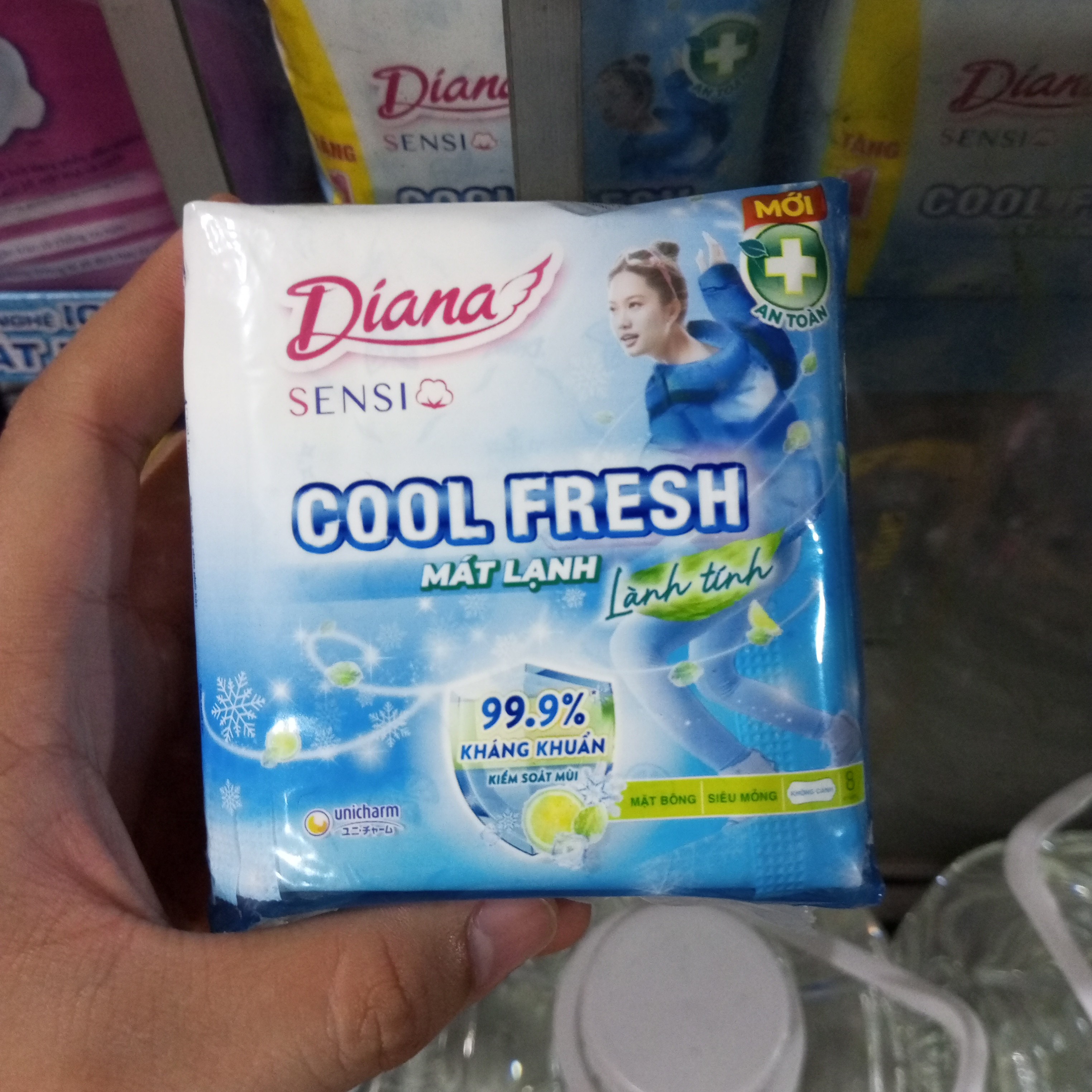 Diana Cool mỏng không cánh 8 miếng
