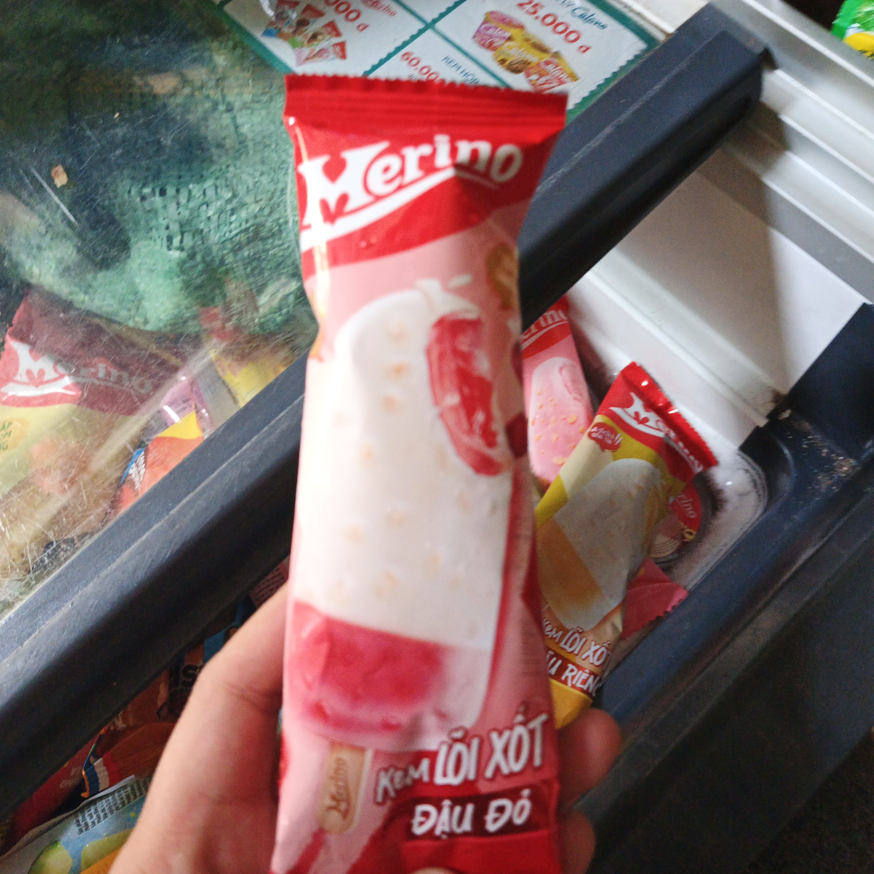 Kem đậu đỏ lõi xốt