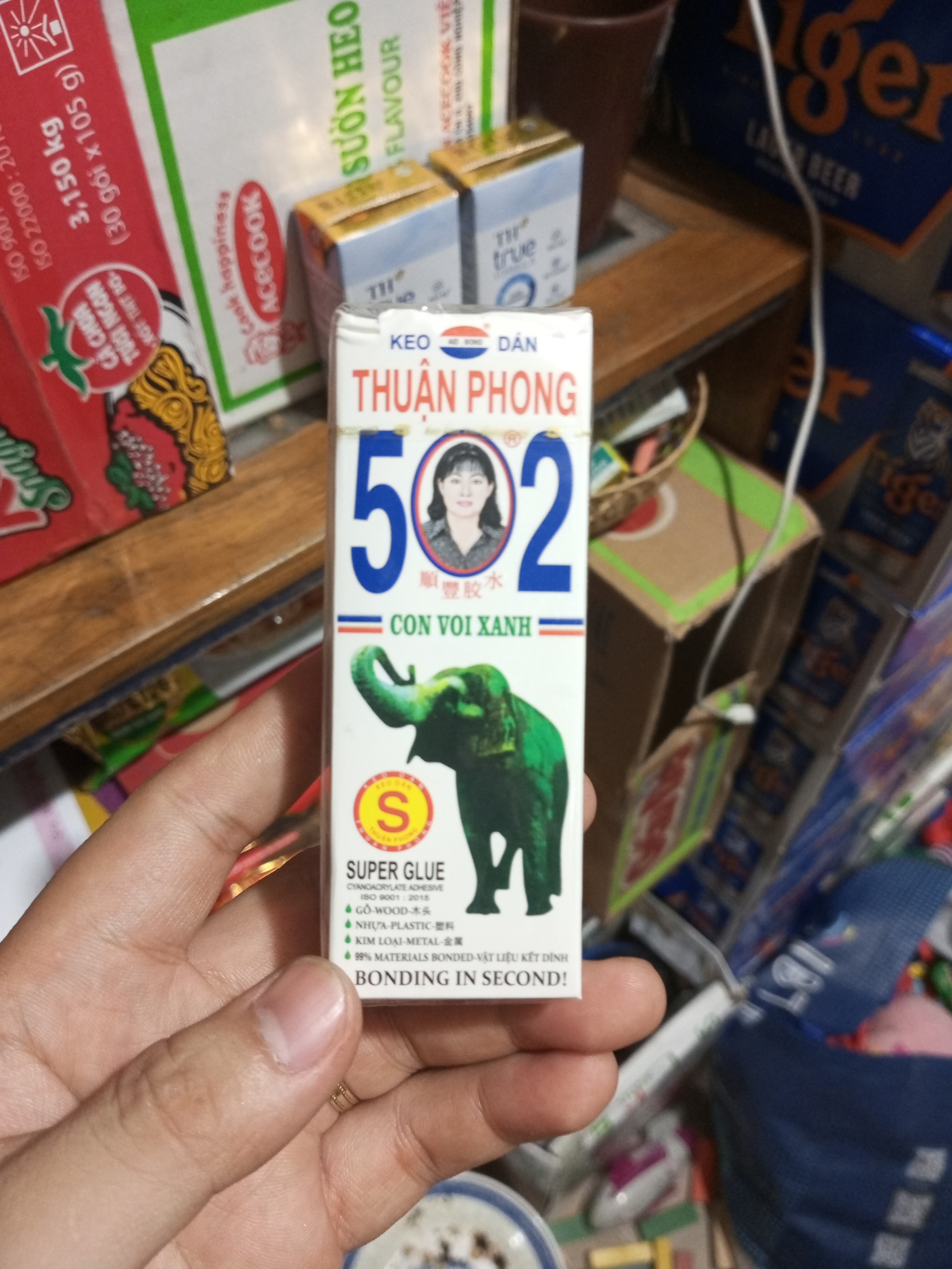 Keo dán sắt 502 Thuận phong